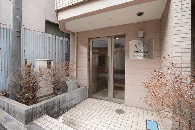 エントランス　建物の内部です