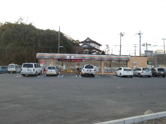 コンビニ　セブンイレブン 日立港前店（コンビニ）まで615m