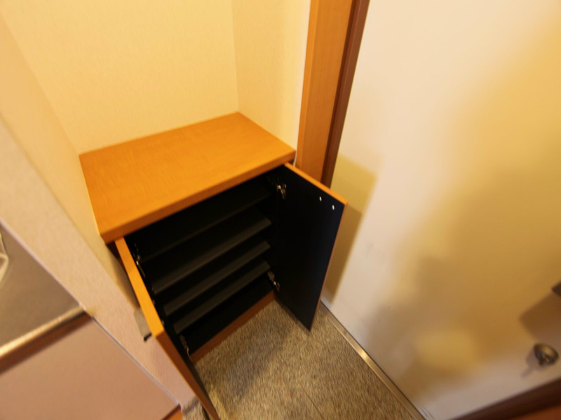 玄関　玄関　シューズボックス付