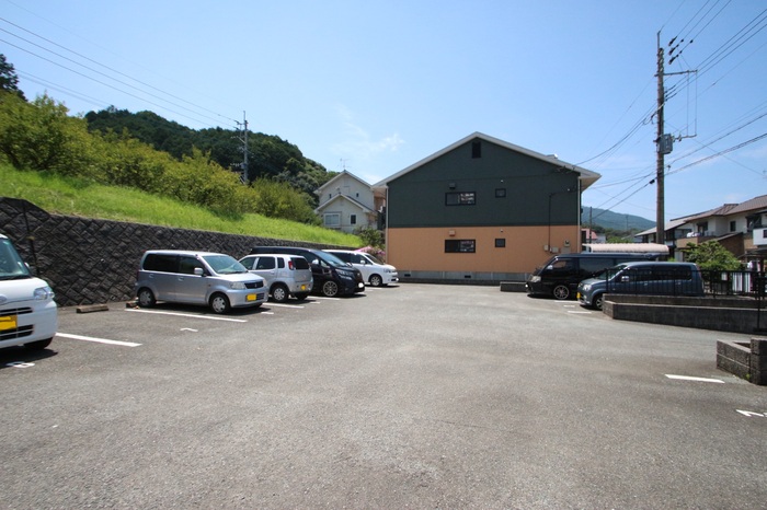 駐車場　駐車場