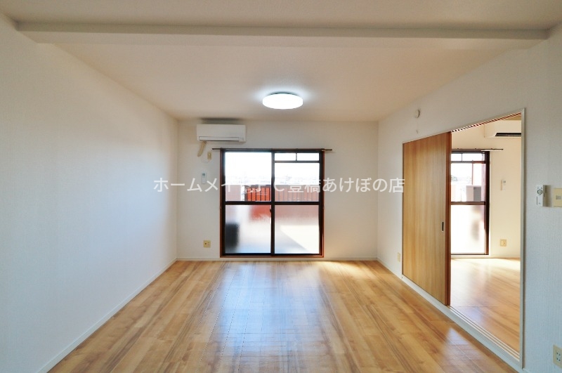 居室・リビング　同型別部屋写真