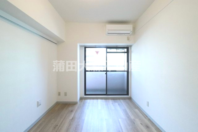 居室・リビング　東向きの洋室