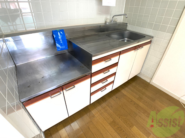 キッチン　こちらはキッチン。調理スペースもあり使いやすそうです。