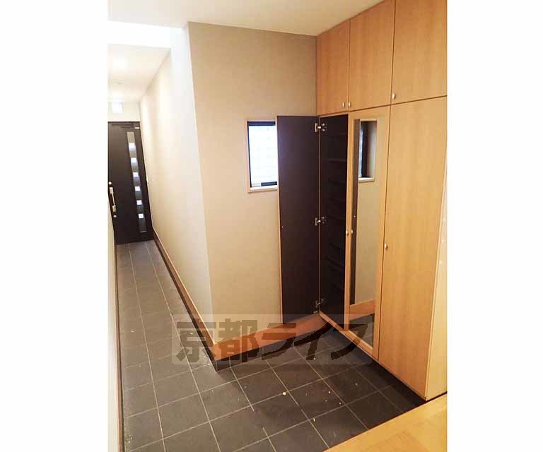 玄関　開放感のある玄関です。