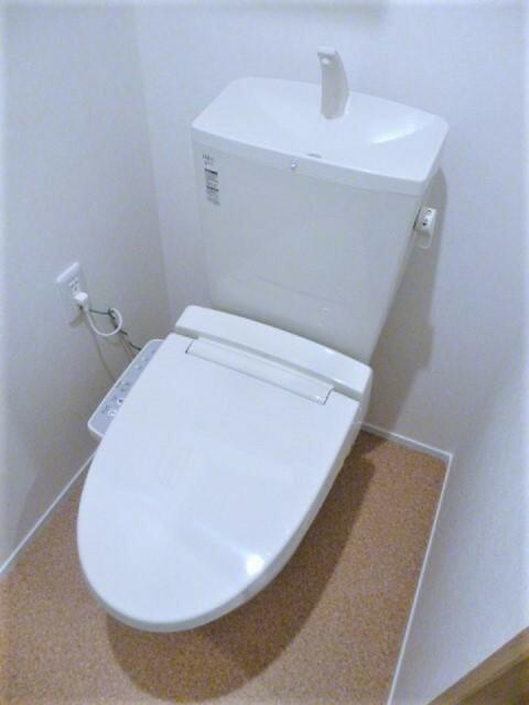 トイレ　清潔感のあるトイレです