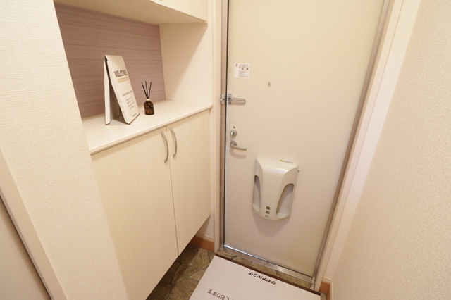 玄関　２０２・玄関