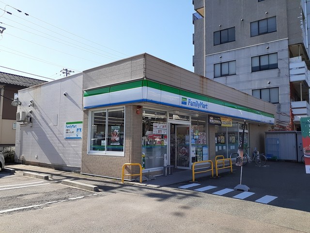 コンビニ　ファミリーマート金沢増泉店（コンビニ）まで309m