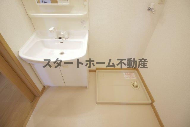 洗面設備　脱衣スペースもあります