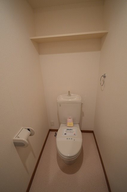 トイレ　※別号室の参考写真になります。