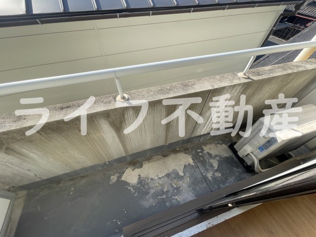 バルコニー　開放的で明るい空間を演出してくれるバルコニーです