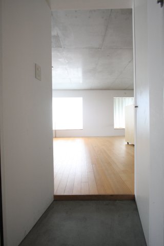 玄関　（別タイプ参考写真）Treform　　豊島区南大塚2