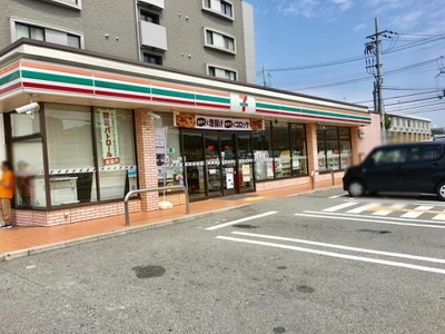 コンビニ　セブンイレブン神戸伊川谷駅前店（コンビニ）まで168m