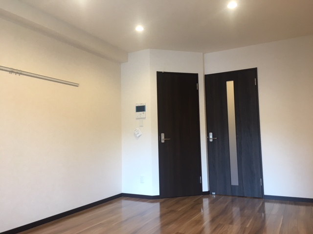居室・リビング　同物件116号室の参考写真となります