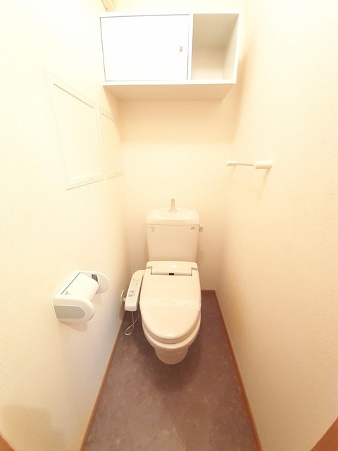 トイレ　ウォシュレット付きの洋式トイレです♪