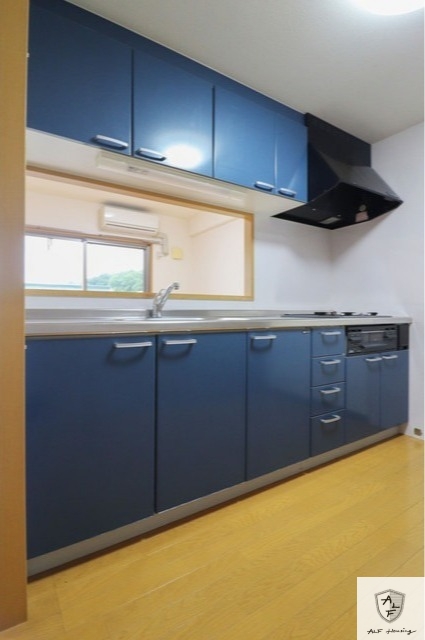 可児市 3階建 築19年のキッチン写真