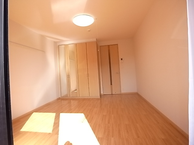 居室・リビング　見ての通り日当たり良好のお部屋です。
