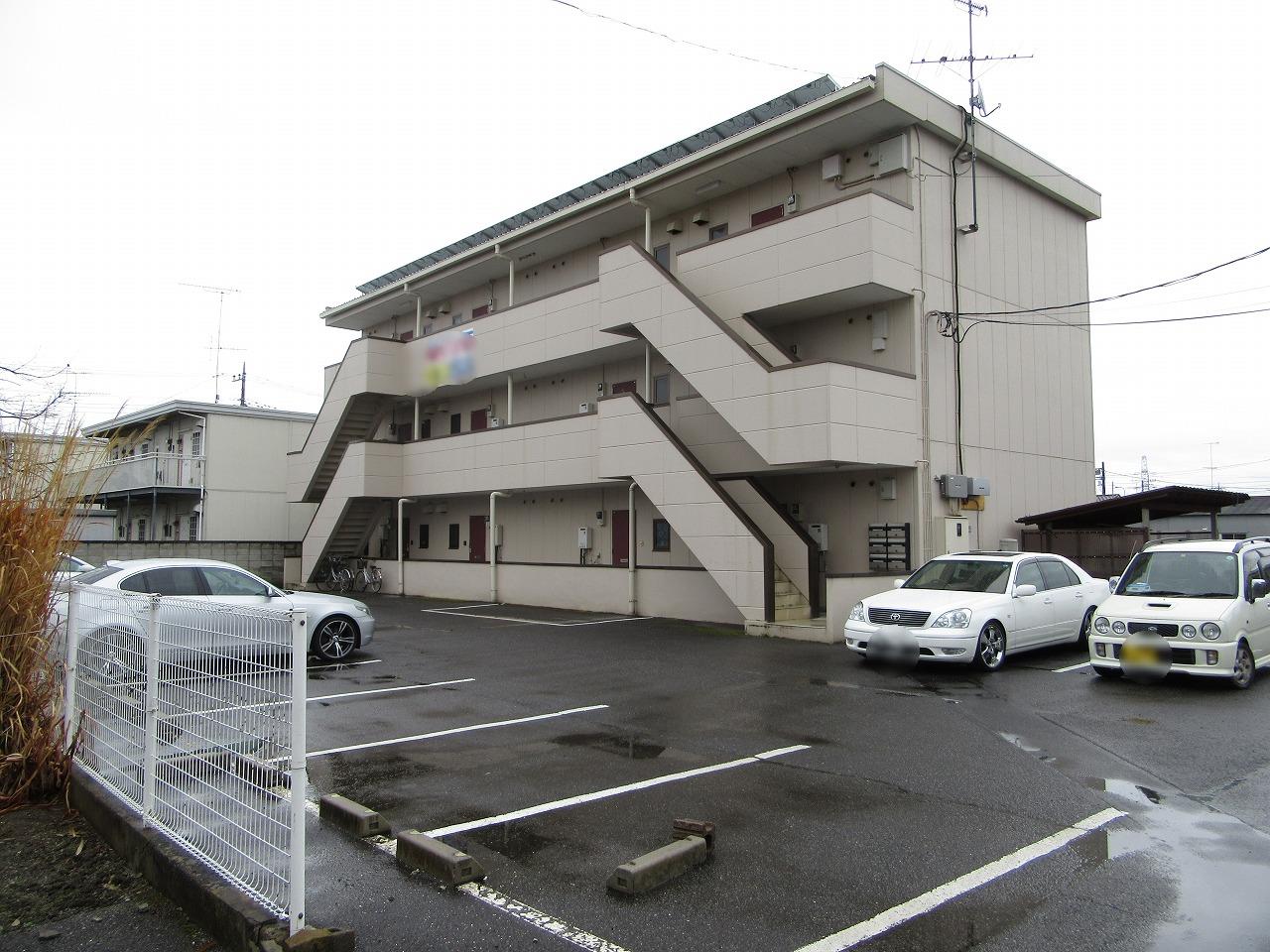 【筑西市小川のマンションの駐車場】