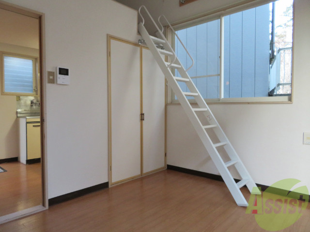 収納　収納はこちらのクローゼットになりますねー。