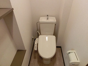トイレ　ウォシュレット付き