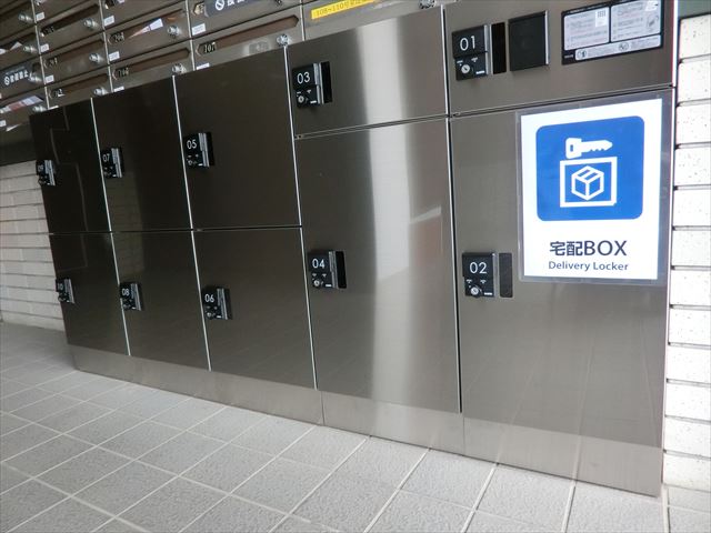 エントランス　宅配BOX