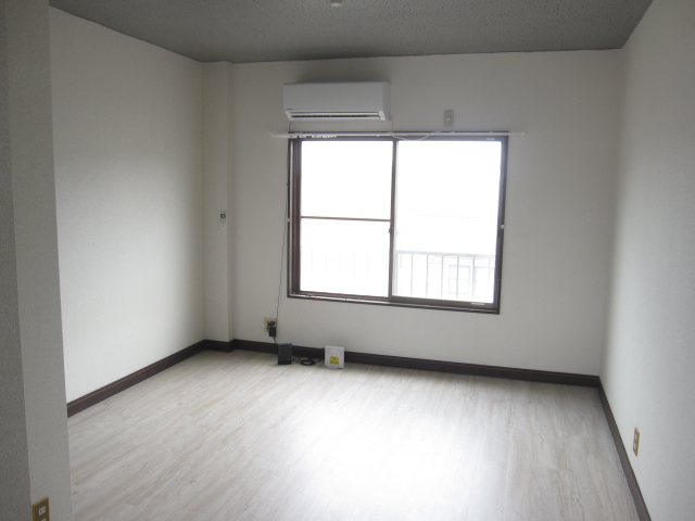 P-Placeの居間写真