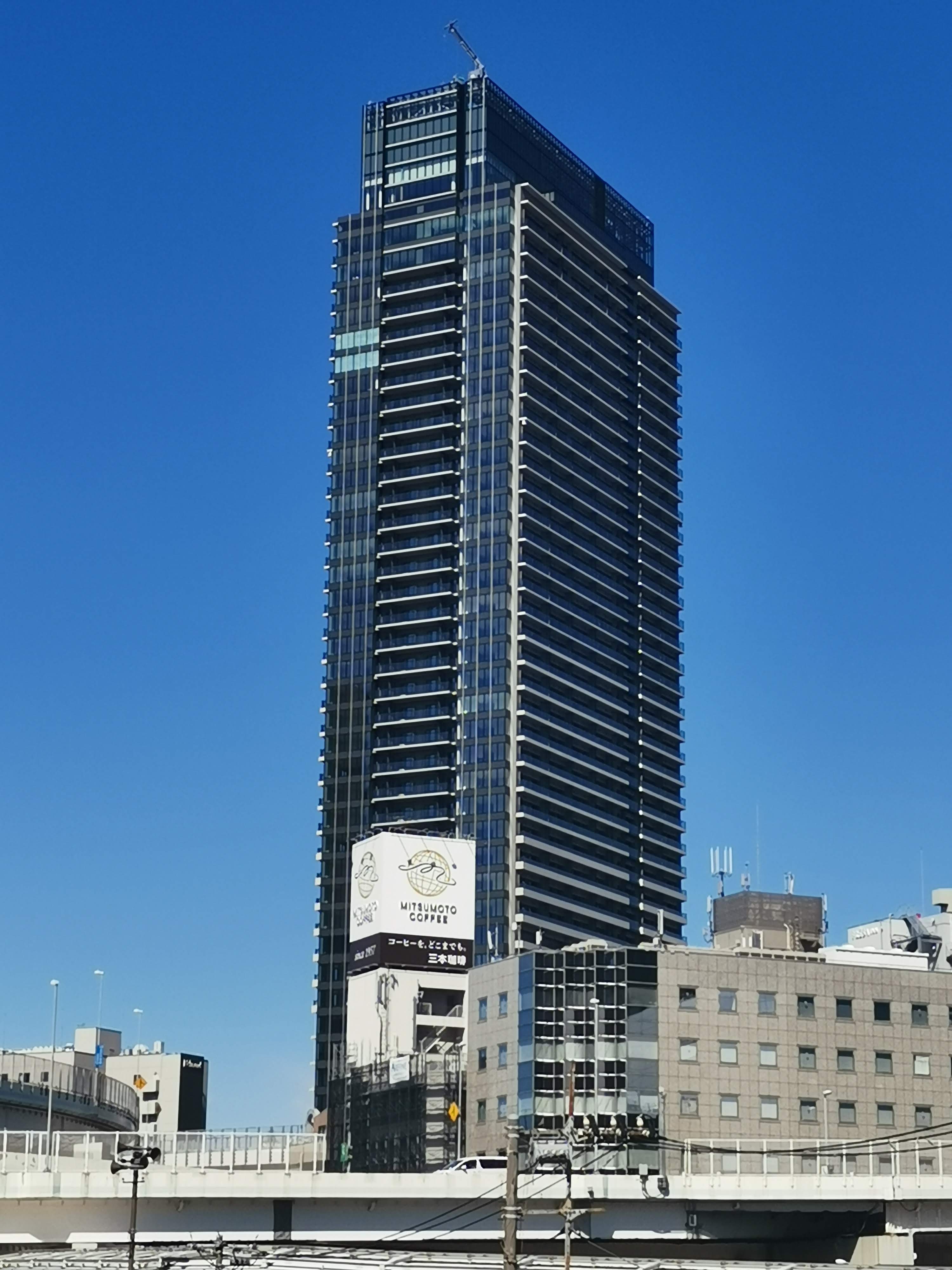 THE YOKOHAMA FRONT TWOER 新築タワーマンションの建物外観