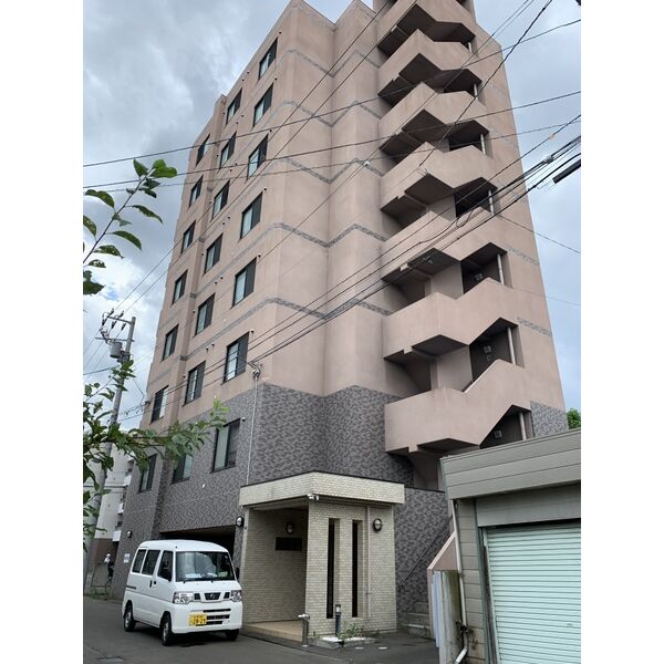 札幌市西区発寒五条のマンションの建物外観