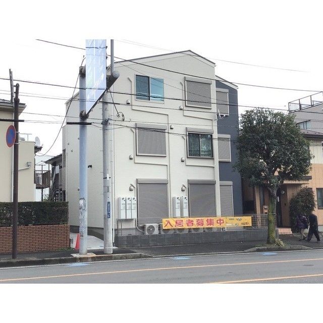 横浜市泉区和泉中央北のアパートの建物外観
