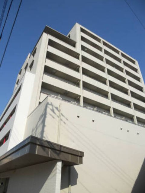 長岡市柳原町のマンションの建物外観