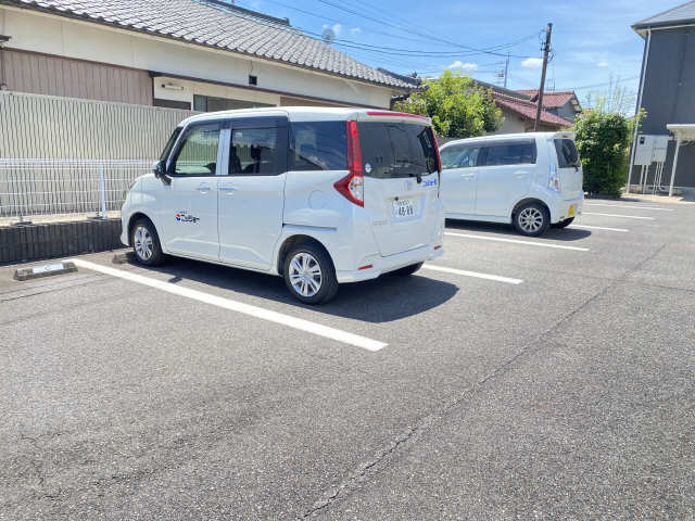 【アン・メゾンの駐車場】