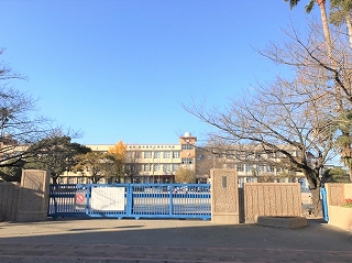 【ドレッセ草牟田の小学校】