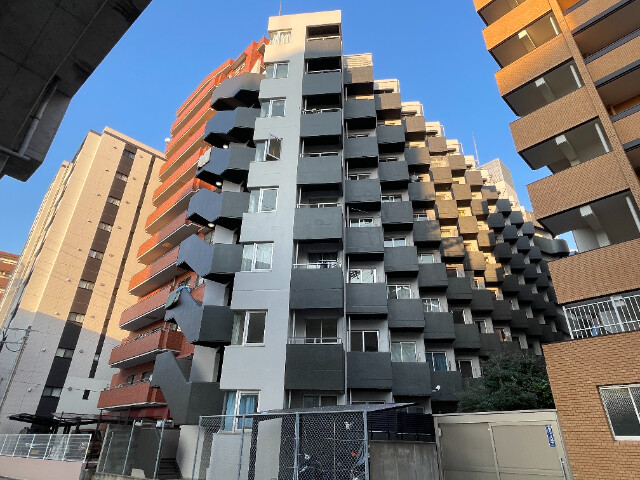 福岡市東区香椎駅前のマンションの建物外観