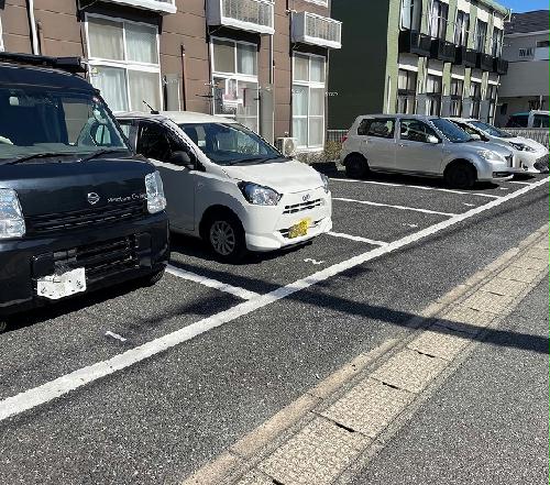 【レオパレス王子台　壱番館の駐車場】