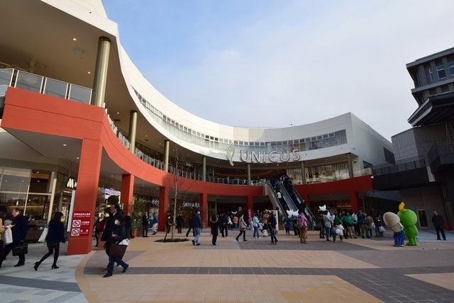 【川越市菅原町のマンションのショッピングセンター】