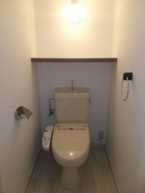 トイレ　温水洗浄便座