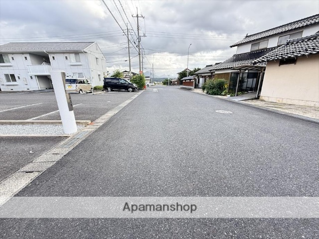 その他　前面道路（その他）まで0m