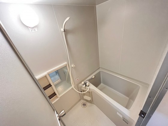 バス・シャワールーム　※別部屋の写真です