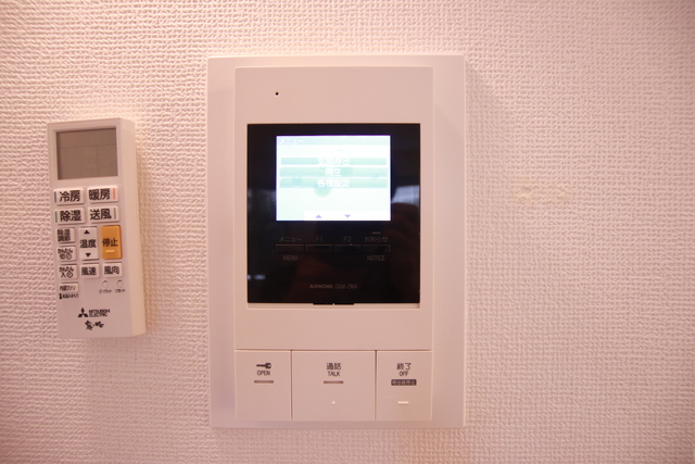 セキュリティ　★モニター付インターホン・訪問者が確認できて安心です★