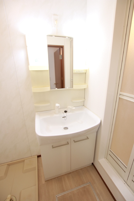 洗面設備　★忙しい朝に便利な独立洗面台★