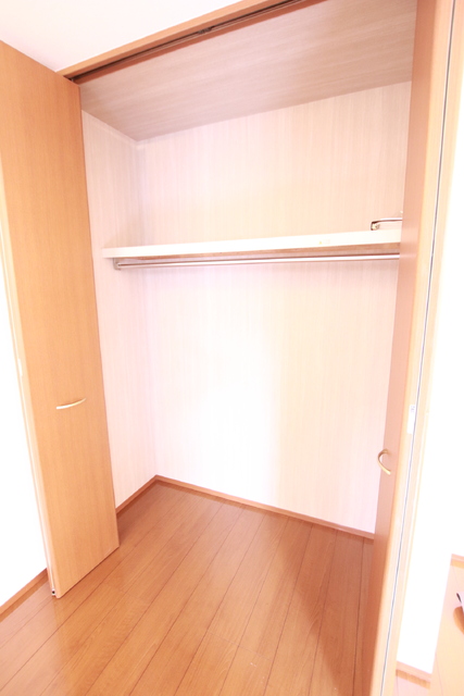 収納　★ハンガーパイプ付きのクローゼット★