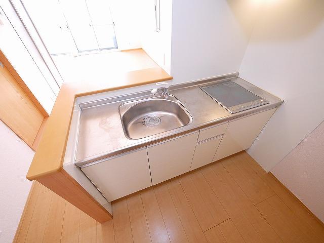 キッチン　IHコンロ二口付きのシステムキッチンです