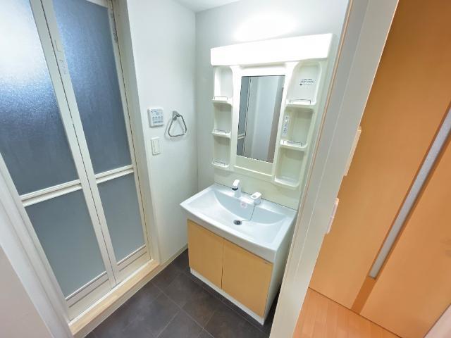 洗面設備　洗髪洗面化粧台