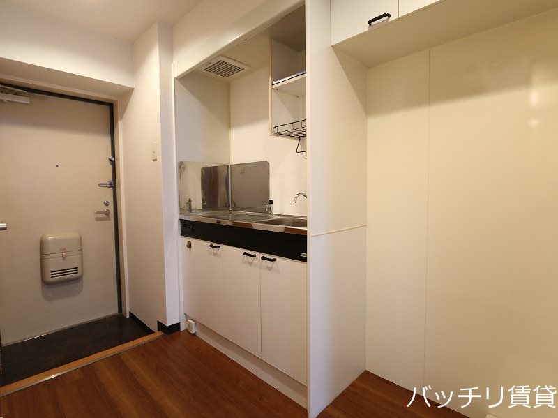 キッチン　※同マンション別部屋写真のため、現状優先。