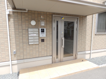 エントランス　ゆとりのあるエントランスです