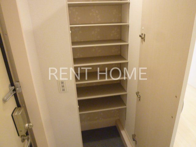 玄関　シューズボックス付き