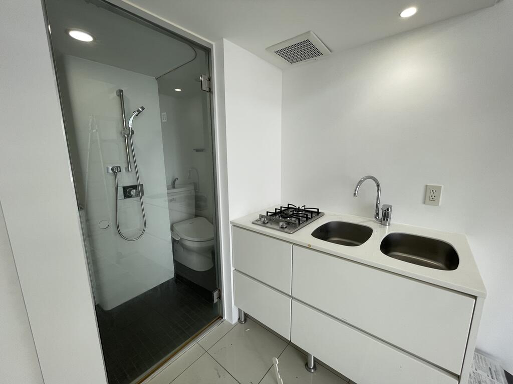 キッチン　シンクが二つあるキッチン