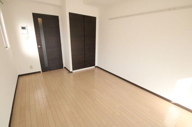 居室・リビング　別号室の参考写真のため、現状優先です。