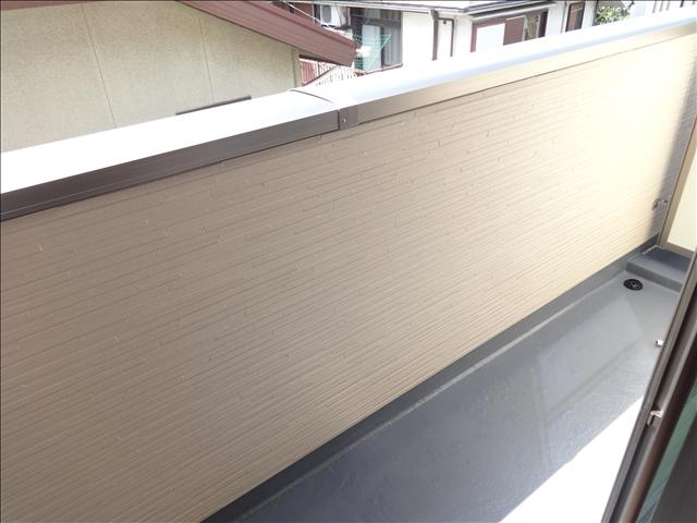 バルコニー　外に洗濯物が干せます