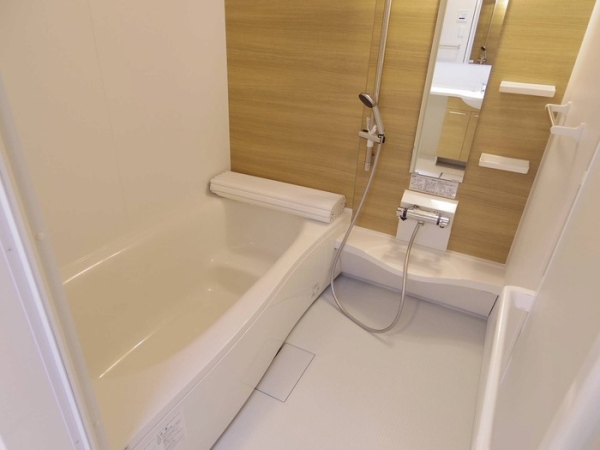 バス・シャワールーム　ゆったり一坪風呂