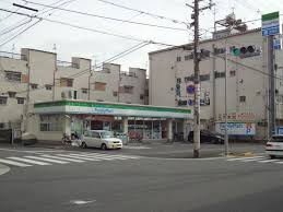 コンビニ　ファミリーマート 高井田柳通店（コンビニ）まで201m